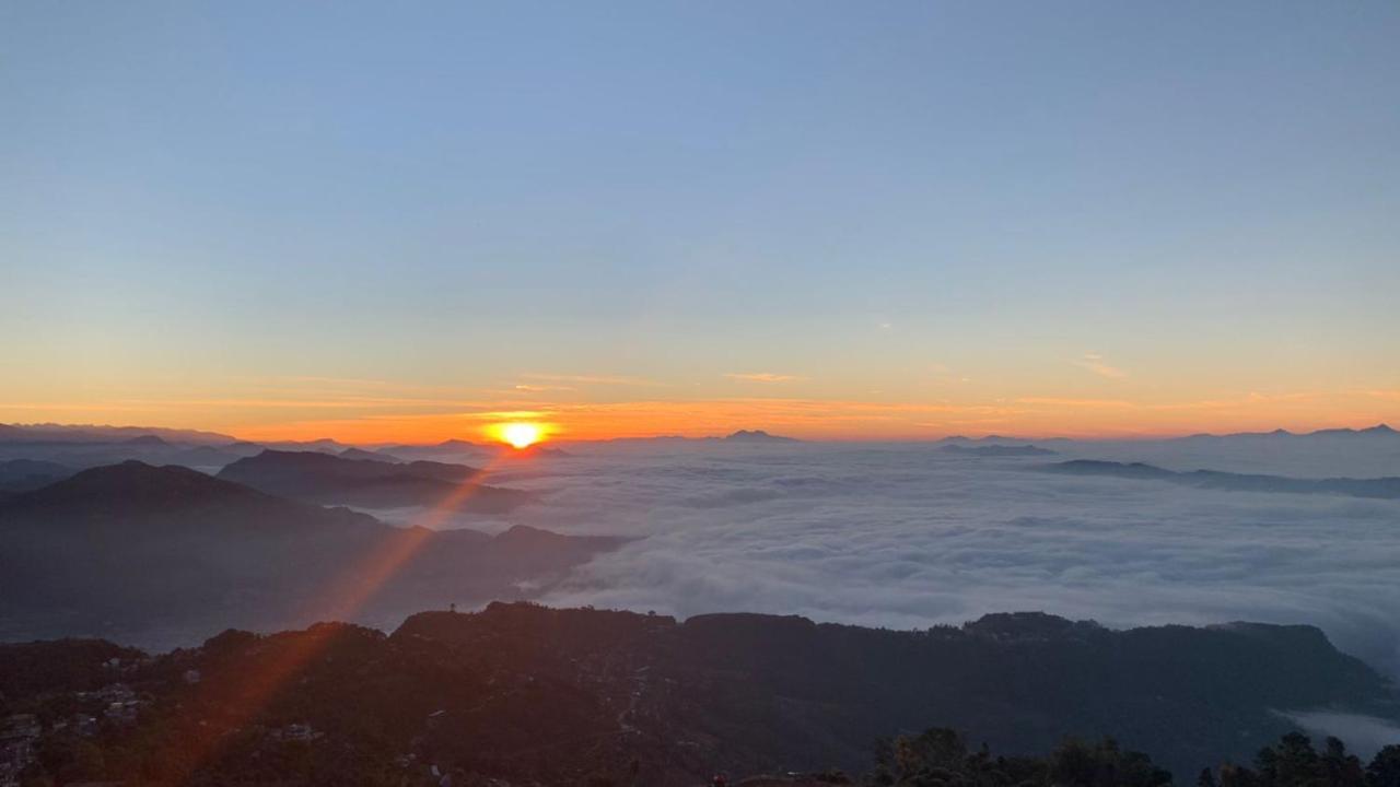 Hotel Pristine Himalaya Pokhara Zewnętrze zdjęcie